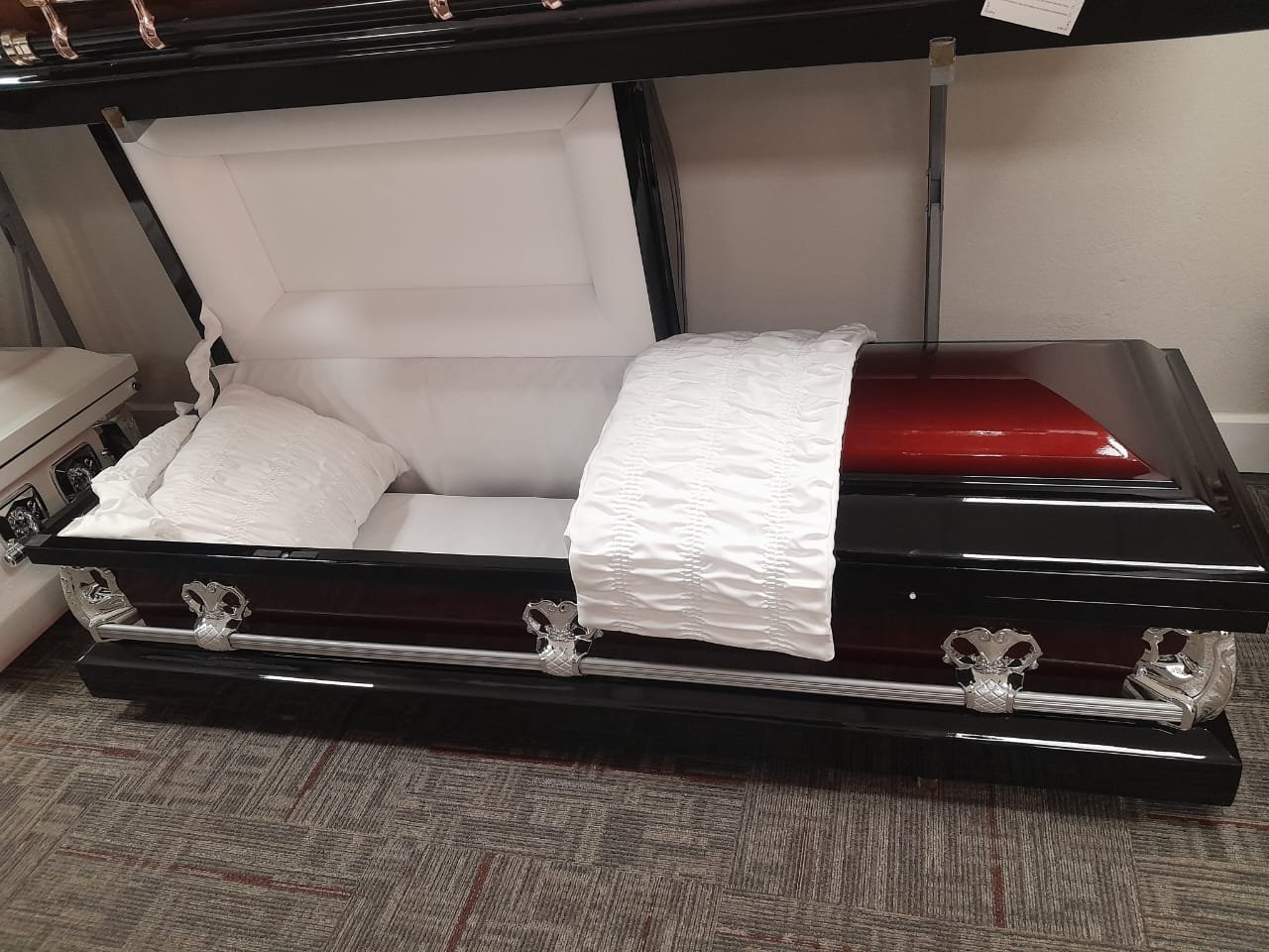 Imperial Crimson Reflection Casket – A Bold Tribute of Elegance and Strength